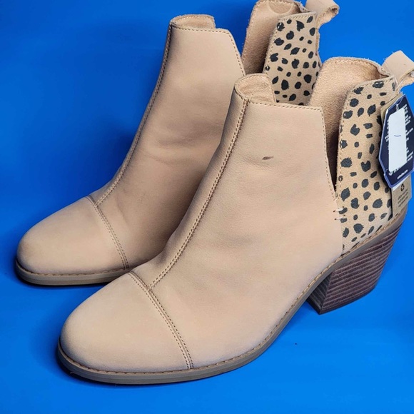 Toms Everly Leather Cutout Heeled Boot in Honey Tiny Cheetah - Picture 2 of 10